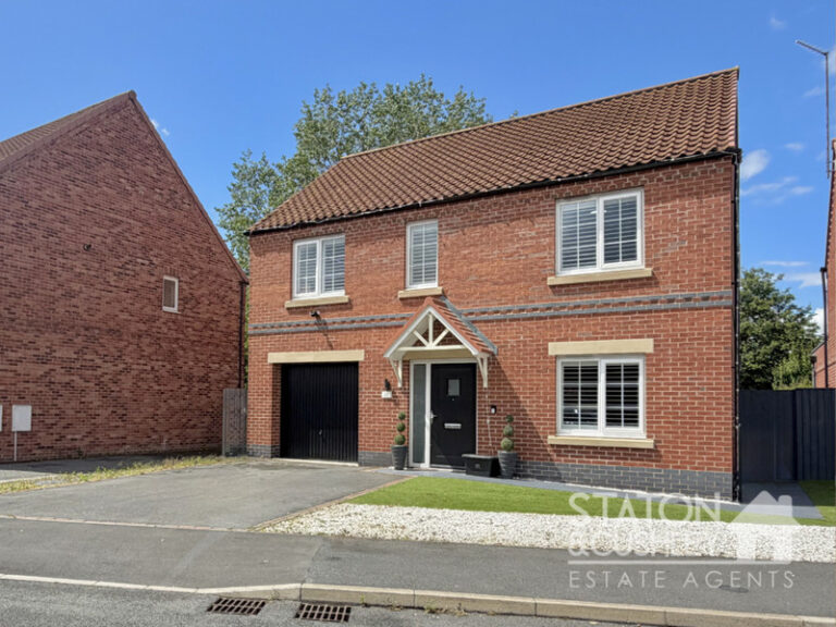 Kingfisher Way, Ollerton, NG22